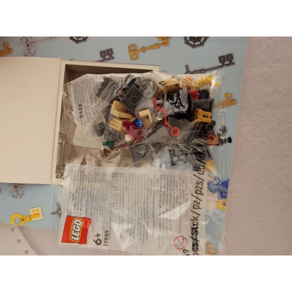 Build‎ Your Own LEGO Escape Room by Simon Hugo and Barney Main (2022, Hardcover) - Picture 4 of 5